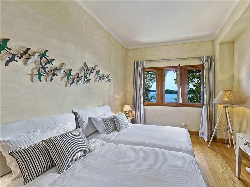 Villa Veneziano Suites & Villa Нидри Екстериор снимка