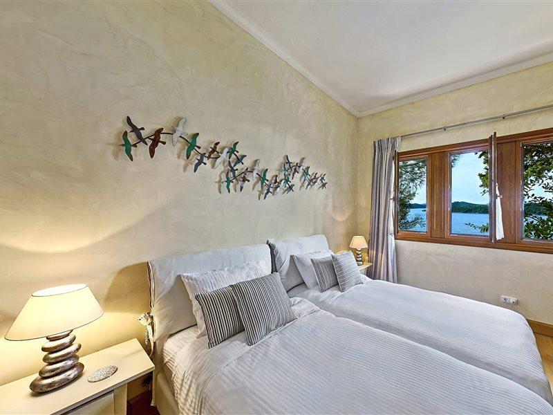 Villa Veneziano Suites & Villa Нидри Екстериор снимка