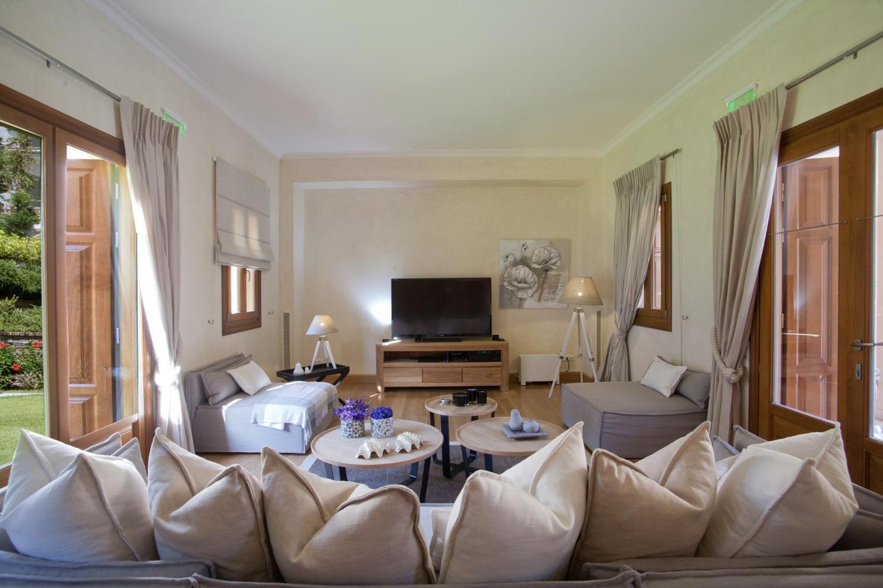 Villa Veneziano Suites & Villa Нидри Екстериор снимка