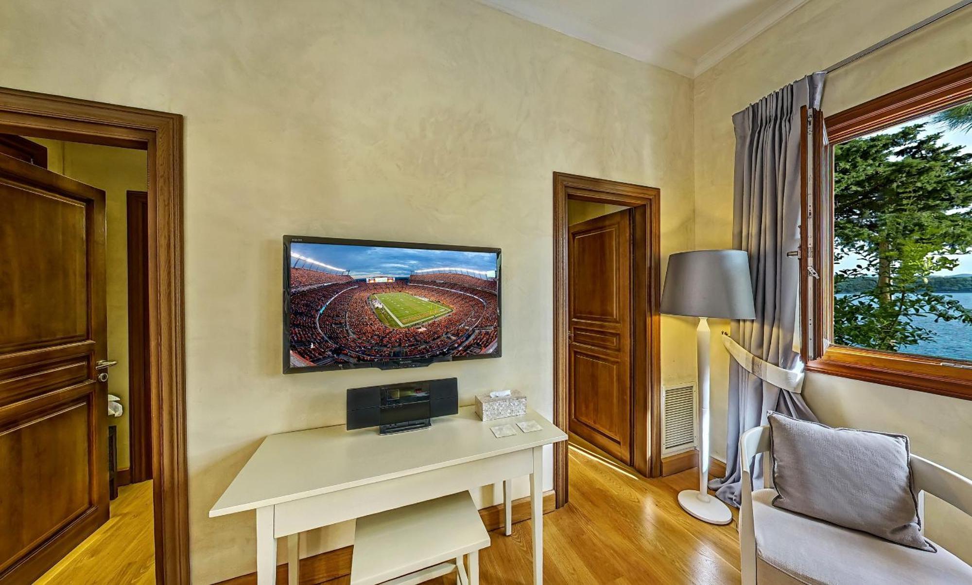 Villa Veneziano Suites & Villa Нидри Стая снимка