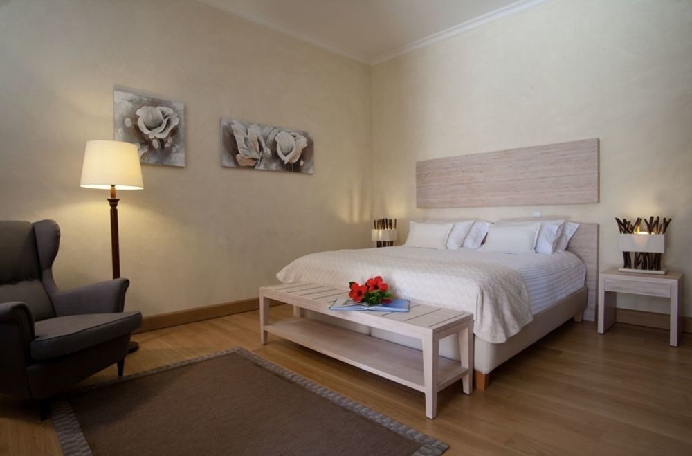 Villa Veneziano Suites & Villa Нидри Екстериор снимка